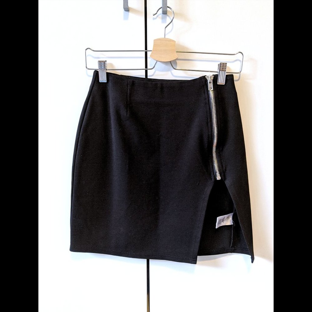 Slit Mini Skirt with Zipper